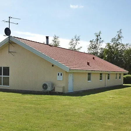 12 Person In Ferienhaus